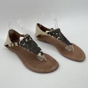 Corso Como Thong Sandal Flats Womens 9 Pebbled Leather Beige Bronze Disc Comfort